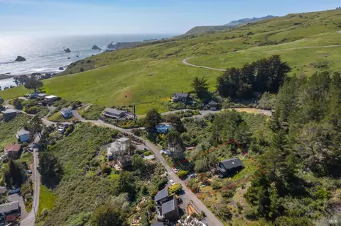 View/Area - 10800 Rock Point Dr, Jenner, CA 95450 photo 14 of 18