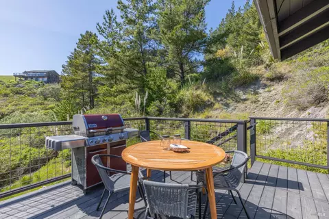 Exterior - 10800 Rock Point Dr, Jenner, CA 95450 photo 3 of 4