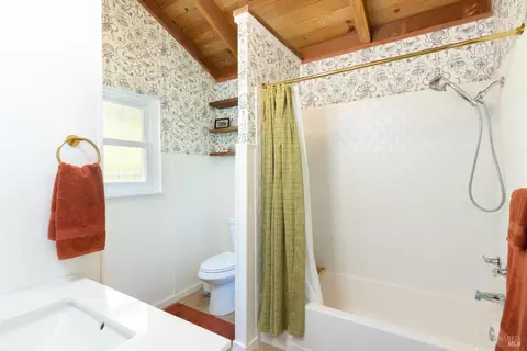 Bath - 10800 Rock Point Dr, Jenner, CA 95450 photo 1 of 1