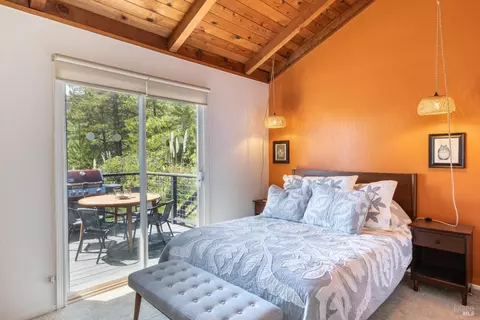 Bedroom - 10800 Rock Point Dr, Jenner, CA 95450 photo 2 of 6