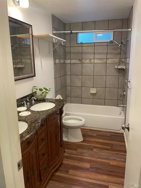 Bath - 6880 Petersen Rd, Petaluma, CA 94952 photo 1 of 4