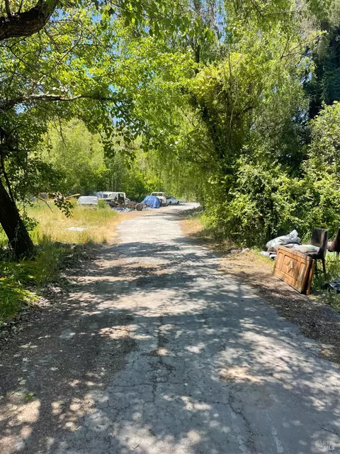 Exterior - 6880 Petersen Rd, Petaluma, CA 94952 photo 4 of 14