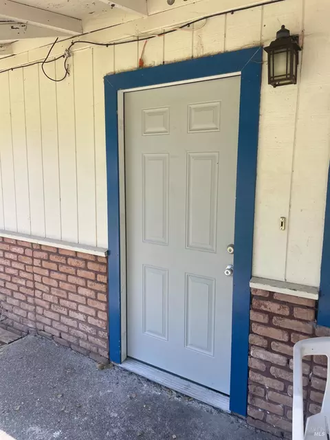 Entry Way - 6880 Petersen Rd, Petaluma, CA 94952 photo 1 of 1