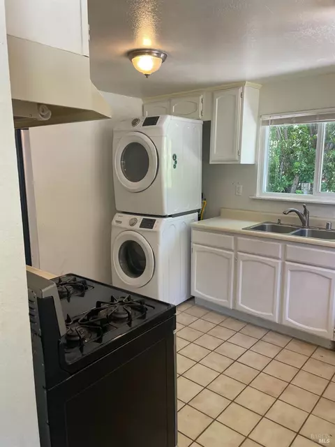 Kitchen - 6880 Petersen Rd, Petaluma, CA 94952 photo 1 of 4