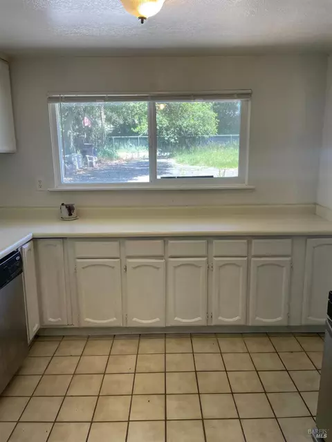 Kitchen - 6880 Petersen Rd, Petaluma, CA 94952 photo 4 of 4