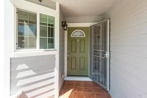 1039 Aston Cir, Santa Rosa, CA 95404
