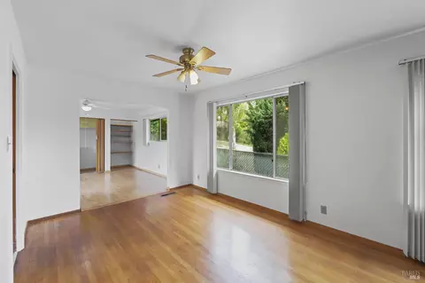Living - 459 Maple Ave, Vallejo, CA 94591 photo 9 of 14