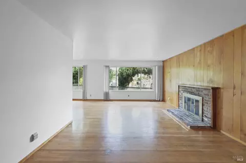 Living - 459 Maple Ave, Vallejo, CA 94591 photo 8 of 14