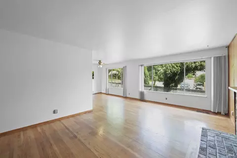 Living - 459 Maple Ave, Vallejo, CA 94591 photo 6 of 14