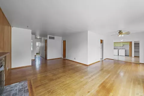 Living - 459 Maple Ave, Vallejo, CA 94591 photo 4 of 14