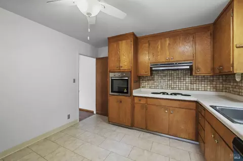 Kitchen - 459 Maple Ave, Vallejo, CA 94591 photo 2 of 3