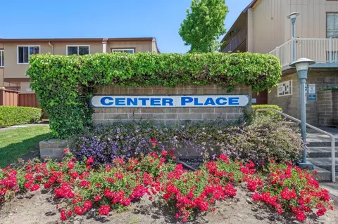 1550 Center Rd #43, Novato, CA 94947