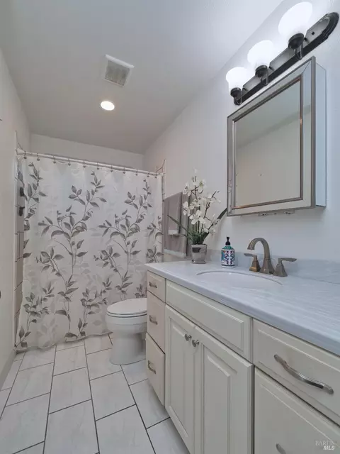 87 Gloria Ct, Vallejo, CA 94590 photo 8