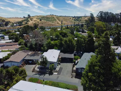 87 Gloria Ct, Vallejo, CA 94590 photo 2