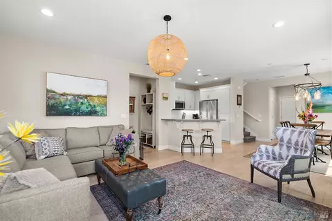 116 Monte Vista Ave, Healdsburg, CA 95448