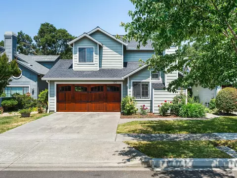 950 Cayetano Dr, Napa, CA 94559
