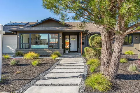 25 Mariele Dr, Fairfax, CA 94930