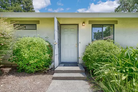 411 7th St W, Sonoma, CA 95476