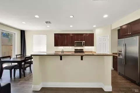 Kitchen - 2467 Flatley Cir, Fairfield, CA 94533 photo 4 of 11