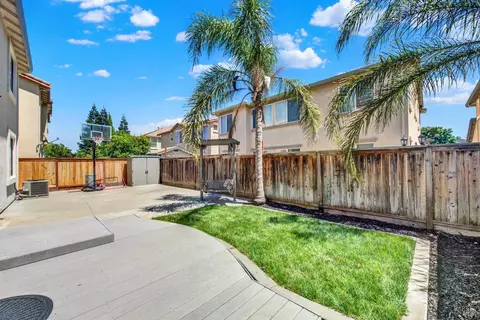 Exterior - 2467 Flatley Cir, Fairfield, CA 94533 photo 8 of 17