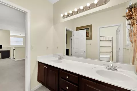 Bath - 2467 Flatley Cir, Fairfield, CA 94533 photo 7 of 7