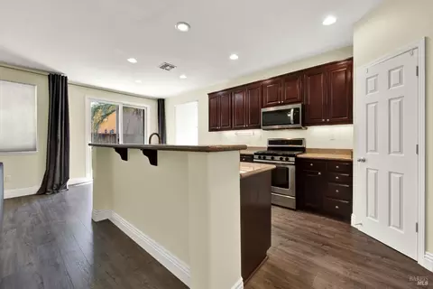 Kitchen - 2467 Flatley Cir, Fairfield, CA 94533 photo 3 of 11