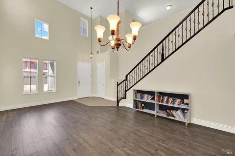Living - 2467 Flatley Cir, Fairfield, CA 94533 photo 3 of 8