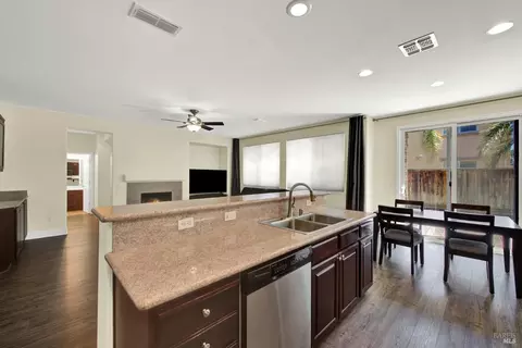 Kitchen - 2467 Flatley Cir, Fairfield, CA 94533 photo 8 of 11