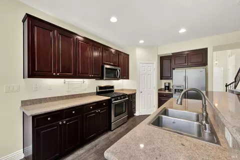 Kitchen - 2467 Flatley Cir, Fairfield, CA 94533 photo 11 of 11