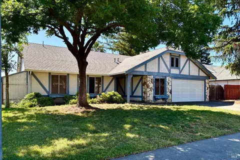 625 Rialto Dr, Vacaville, CA 95687