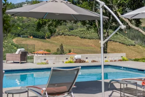 969 Moon Mountain Rd, Sonoma, CA 95476