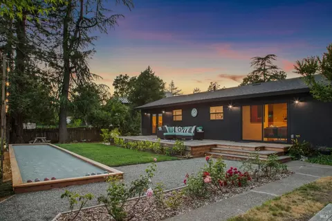15 Rosemont Cir, Napa, CA 94558