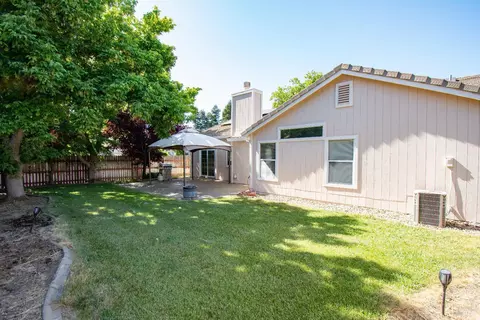 Exterior - 1865 Derby Dr, Dixon, CA 95620 photo 5 of 7