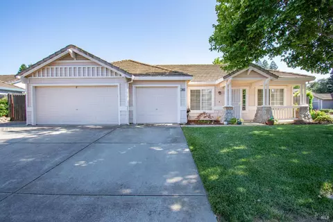 Exterior - 1865 Derby Dr, Dixon, CA 95620 photo 2 of 7