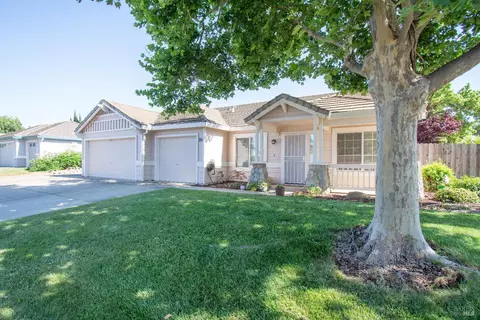 Exterior - 1865 Derby Dr, Dixon, CA 95620 photo 3 of 7