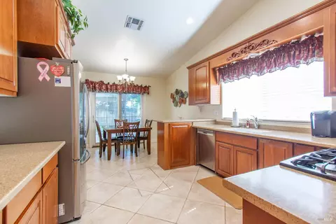 Kitchen - 1865 Derby Dr, Dixon, CA 95620 photo 1 of 4