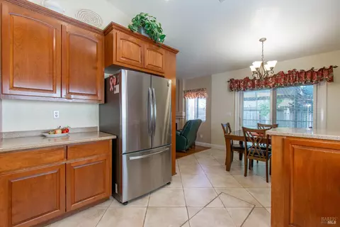 Kitchen - 1865 Derby Dr, Dixon, CA 95620 photo 2 of 4