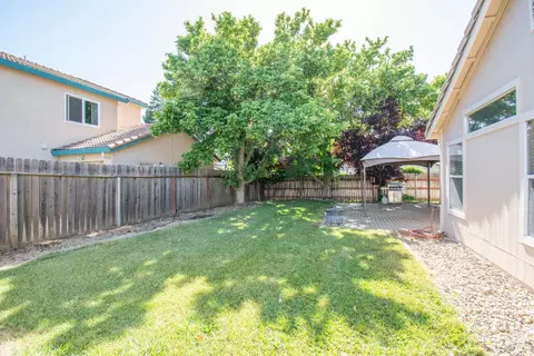 Exterior - 1865 Derby Dr, Dixon, CA 95620 photo 6 of 7