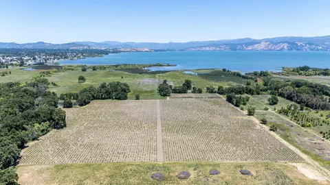 270 Soda Bay Rd, Lakeport, CA 95453