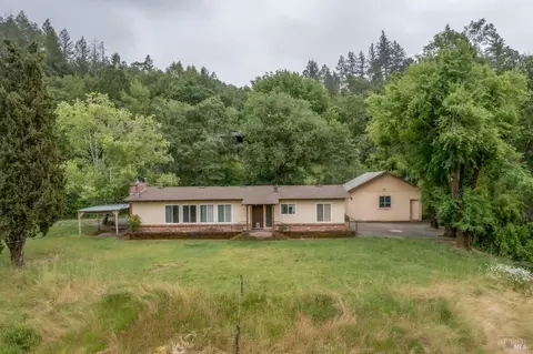 6680 Giovanetti Rd, Forestville, CA 95436