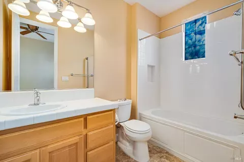 Bath - 412 Saunders Dr, Sonoma, CA 95476 photo 2 of 4