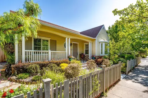 412 Saunders Dr, Sonoma, CA 95476