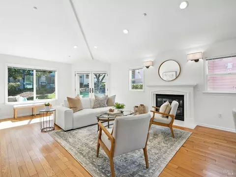 11 Cherry Hill Ln, Novato, CA 94945