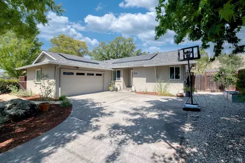 2635 Cactus Ave, Santa Rosa, CA 95405