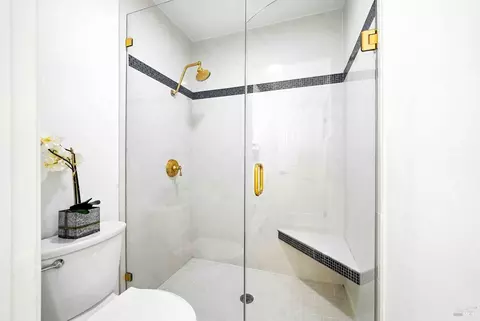 Bath - 120 Seawind Dr, Vallejo, CA 94590 photo 4 of 4