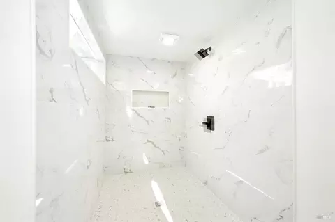 Bath - 120 Seawind Dr, Vallejo, CA 94590 photo 2 of 4