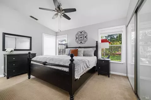 Bedroom - 410 Valley Oak Ct, Windsor, CA 95492 photo 1 of 2