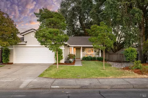 410 Valley Oak Ct, Windsor, CA 95492