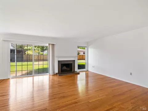 Living - 145 Temelec Cir, Sonoma, CA 95476 photo 2 of 7
