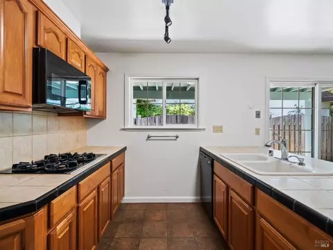 Kitchen - 145 Temelec Cir, Sonoma, CA 95476 photo 3 of 3